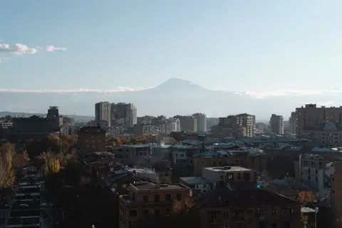 2022-11-28 - Уличный Ереван или зачем нужны фотоаппараты